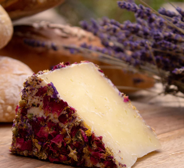 QUESO DE OVEJA MANTECA FLORAL VILLADHARO CUÑA 300GR
